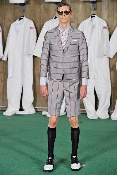 Look 11